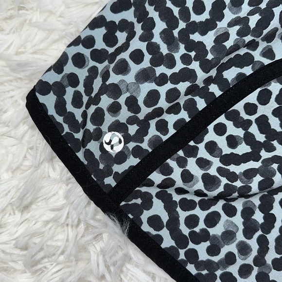 Lululemon Tracker Short III *4-way Stretch Ace Spot Tranquil Blue Black / Black - Picture 4 of 5